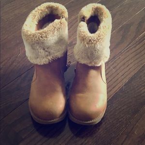 Girls Zip Up Boots with Faux Fur